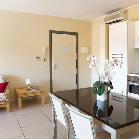 Aparthotel City Residence 4*