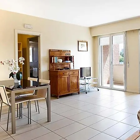 City Residence Aparthotel 4*