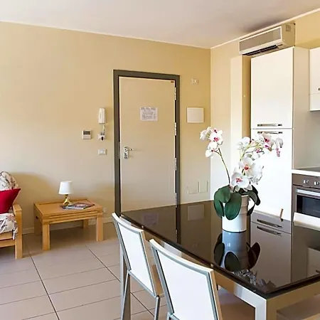 Aparthotel City Residence 4*