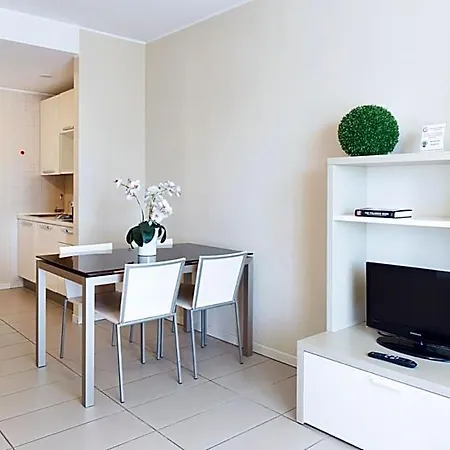 Aparthotel City Residence 4*